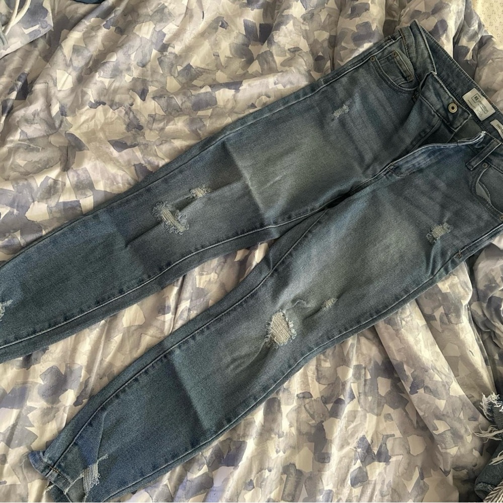 Meadow Rue Blue Skinny Jeans with Vintage Distressed Style